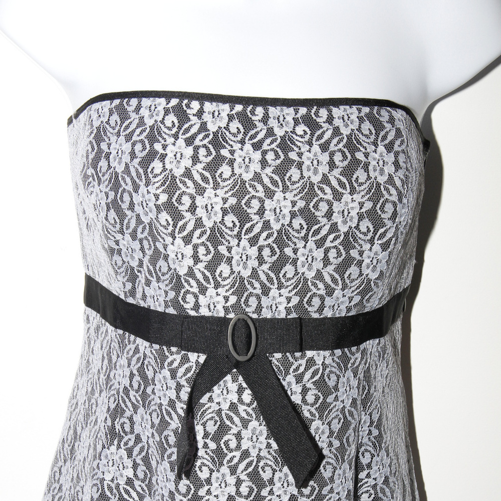 white lace dress with black size 10